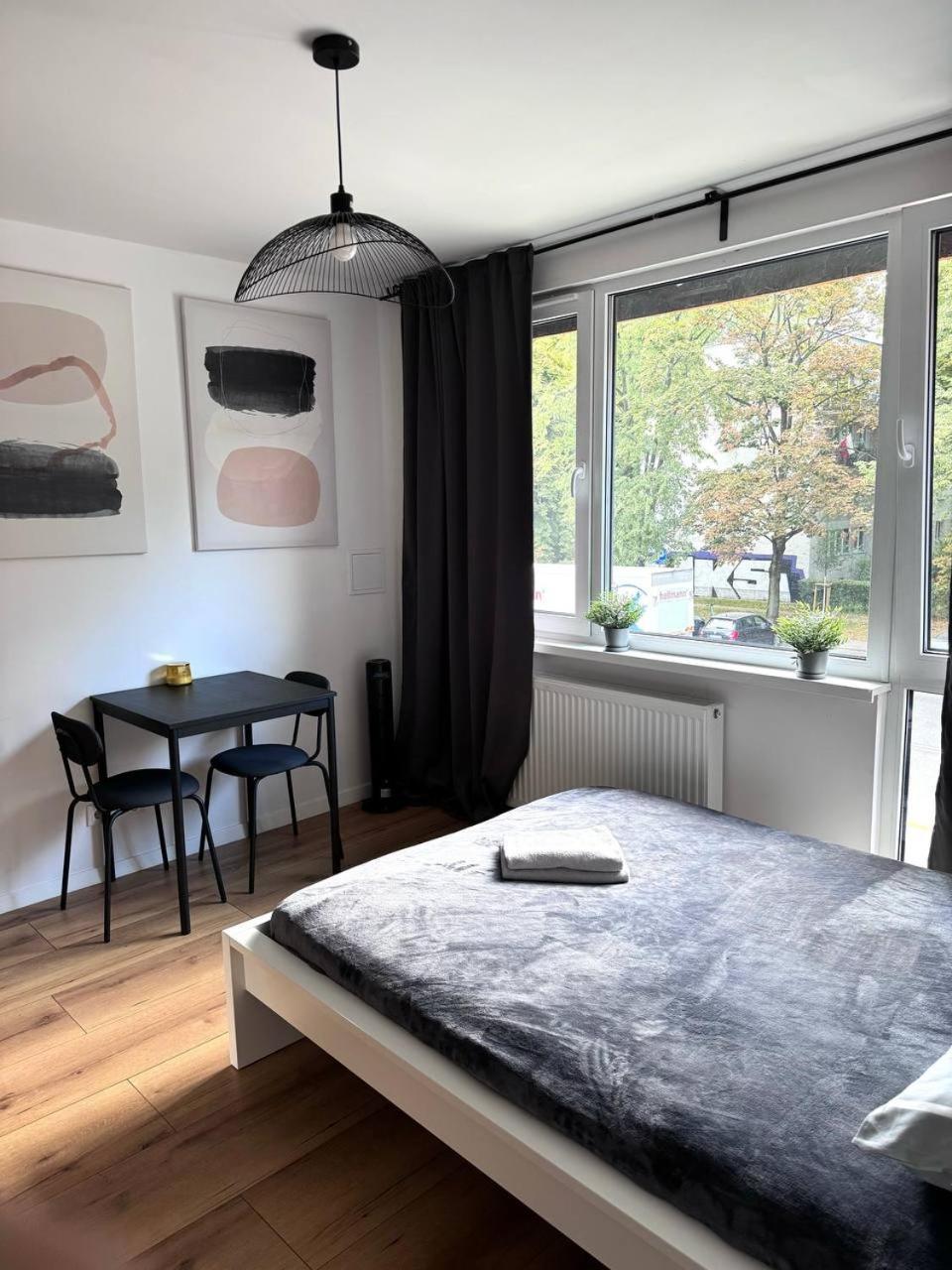 Quiet Apartment Near The Park, Metro, Centre, Wi-Fi - By Hik Apartments ワルシャワ エクステリア 写真